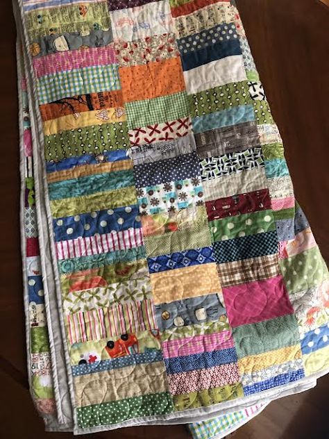 Scrap Fabric Quilt Patterns, Scrap Strip Quilt Ideas, Crumb Quilts Free Pattern, Kawandi Quilt Tutorial, Scrappy Quilt Patterns Free, Scrap Quilts Ideas, 2 Color Quilts, Quilt Paper Piecing, Scrap Blocks