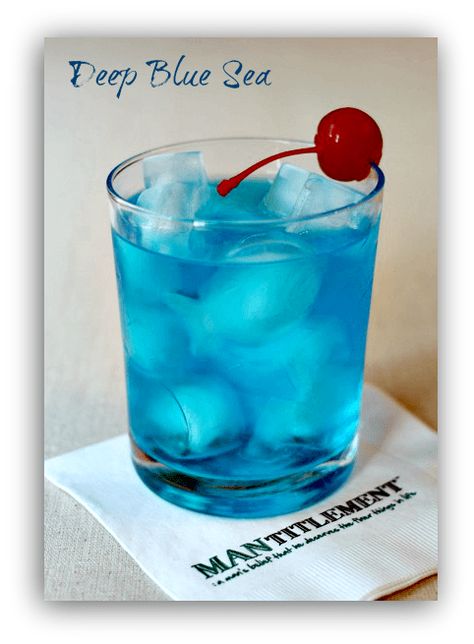 Deep Blue Sea | A Boozy, Blue Mixed Drink Recipe Dinner Recipes Fun, Sea Cocktail, Blue Alcoholic Drinks, Yum Drinks, Cocktail Pool, Drinks Nonalcoholic, Flavored Liquor, Vodka Recipes Drinks, Hawaiian Cocktails