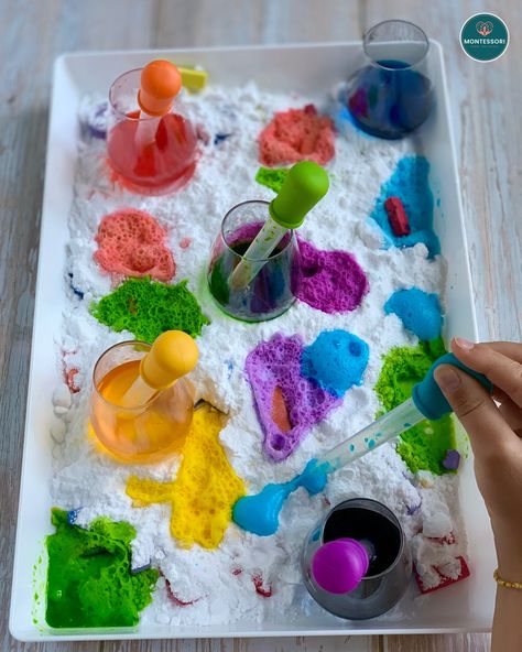 Fizzy Color Mixing Experiment, Food Coloring Science Experiments, Science Week Toddler Activities, Chemistry Preschool Activities, Color Exploration Preschool, Science For Two Year Olds, Science Toys For Preschool, Science Week Activities For Babies, Color Mixing Activity Preschool