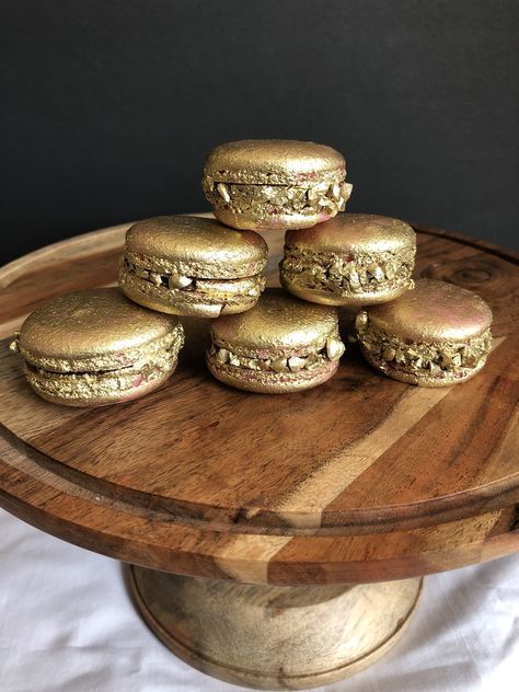 Gold And Black Macarons, How To Paint Macarons Gold, Gold Macarons, Elegant Birthday Cakes, Chocolate Gold, Wedding Anniversary Cake, Elegant Birthday, Dessert Cupcakes, Chocolate Hazelnut