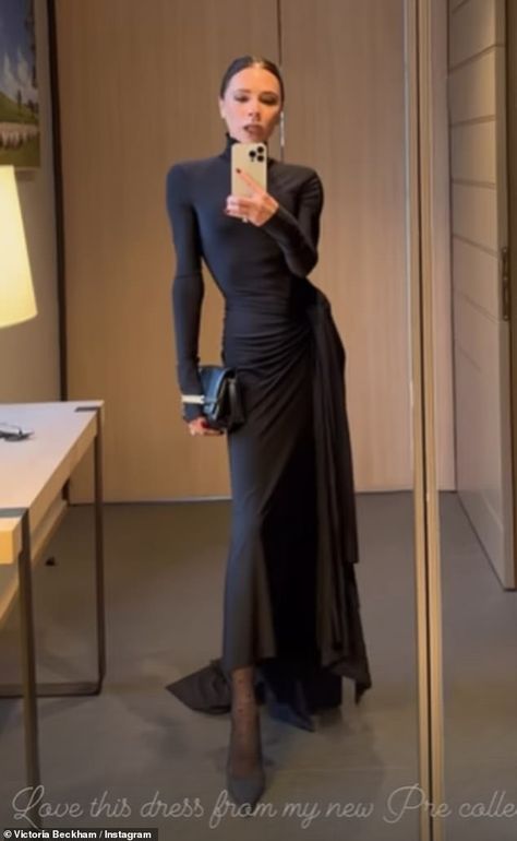 Evening Wedding Outfit, Victoria Beckham Black Dress, Night Date Outfit, Black Night Dress, Date Night With Husband, Victoria Beckham Fashion, Victoria Beckham Dresses, Sleek Braid, Sleek Outfit