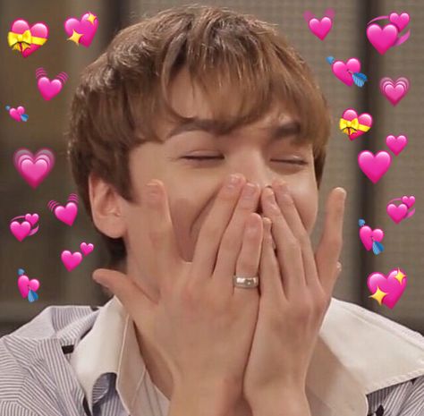 Vernon SVT/SEVENTEEN heart reaction meme || my edit ✨ Svt Heart, Kpop Seventeen, Heart Meme, Chwe Hansol, Hansol Vernon, Memes In Real Life, Vernon Seventeen, Seventeen Memes, Cute Love Memes