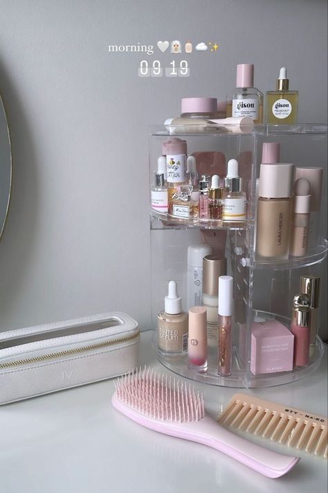 Rangement Makeup, Rum Inspo, Skincare Organization, Room Makeover Bedroom, Dream Room Inspiration, Room Makeover Inspiration, Clean Room, Cosmetic Organizer, Cosmetic Storage