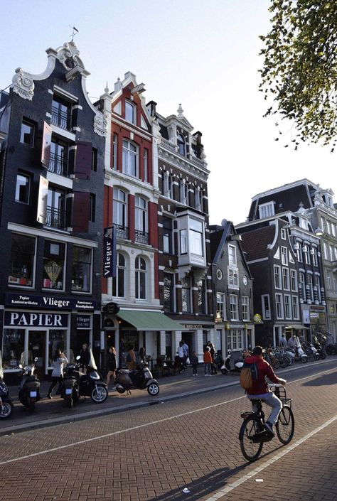 How To Spend Weekend In Amsterdam: Ultimate Guide | Guy On The Road Anne Frank Museum, Northwestern Europe, Amsterdam Guide, Post Wallpaper, Flat Landscape, Internet Speed Test, Things To Do In Amsterdam, To Do In Amsterdam, Speed Test