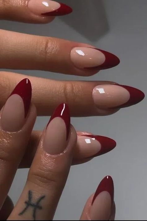 Check out these beautiful burgundy nail designs to try out this year... Burgundy Acrylic Nails, Burgundy Nail Designs, Deep Red Nails, Hoco Nails, Bauch Tattoos, Kutek Disney, Wine Nails, Manikur Kuku, November Nails