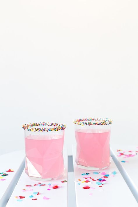 Three Colorful Ways to Jazz Up Summer Cocktails Girls Night Cocktails, Greyhound Cocktail, Strawberry Sangria, Unicorn Wedding, Easy Easter Desserts, Birthday Cocktails, Pretty Cocktails, Pink Cocktails, Celebrate Good Times