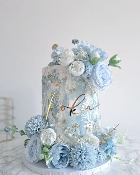 A simple 6" floral Roka cake for an intimate event. This colour pallete needs to be used so much more than it is! Especially for… | Instagram Baby In Bloom Cake Boy, Something Blue Cake, Roka Cake Designs, Engagement Cake Ideas Elegant, Blue Floral Cake, Engagement Cake Designs, Baby Blue Cake, Whimsical Wedding Cake, Wedding Cake Simple