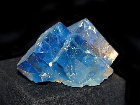 https://flic.kr/p/DNjv6C | Fluorite - blue Blue Fluorite, Rocks And Gems, Gem Stones, Cubism, Crystals Minerals, Rocks And Crystals, Geology, Semi Precious, Amethyst