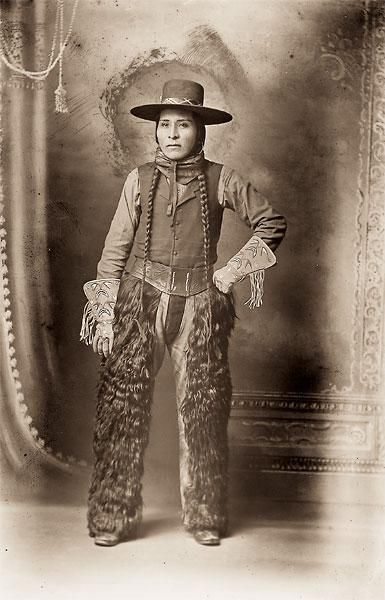 Cowboys & Indians - True West Magazine Old West Photos, Gauntlet Gloves, Black Cowboys, Wilde Westen, Cowboys And Indians, Vintage Cowgirl, Vintage Cowboy, Fancy Hats, National Archives