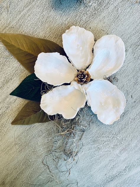 Wreaths With Shells, Oyster Shells Wall Art, Magnolia Oyster Shells, She’ll Trinket Dish, Oyster Shell Projects, Oyster Shell Wall Art, Olive Shell Crafts, Diy Oyster Shell Crafts, Things To Make With Seashells