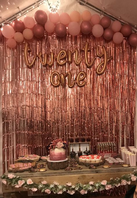 I organized my 21st birthday all by myself 🥺 21st Birthday Photo Wall Backdrop Ideas, Twenty One Birthday Ideas, Birthday Organization Ideas, 21st Birthday Themes For Her At Home, At Home 21st Birthday Party, 21st Birthday Ideas At Home, Bday Decoration Ideas At Home, 21 St Birthday Party Ideas, Home Birthday Decorations