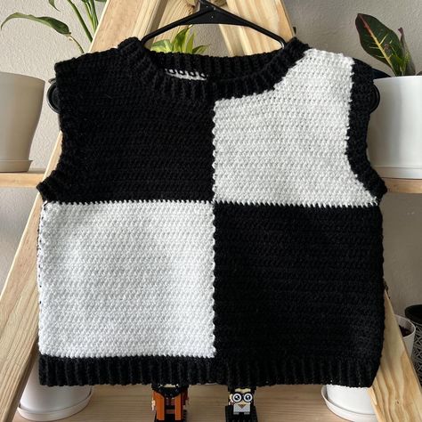 Checker cropped crochet vest - Depop Crochet Checkered Vest, Cropped Crochet Vest, Crochet Checkered, Checkered Vest, Checker Vest, Crocheting Projects, Black White Checkered, Knit Ideas, Knitting Tips