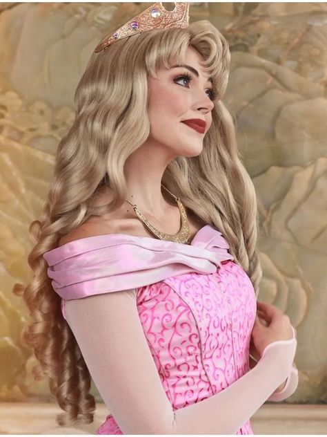 Princess Aurora Hairstyle, Sleeping Beauty Hair, Princess Aurora Costume, Blonde Princess, Aurora Hair, Aurora Princess, Aurora Costume, Regal Style, Disney Princess Aurora