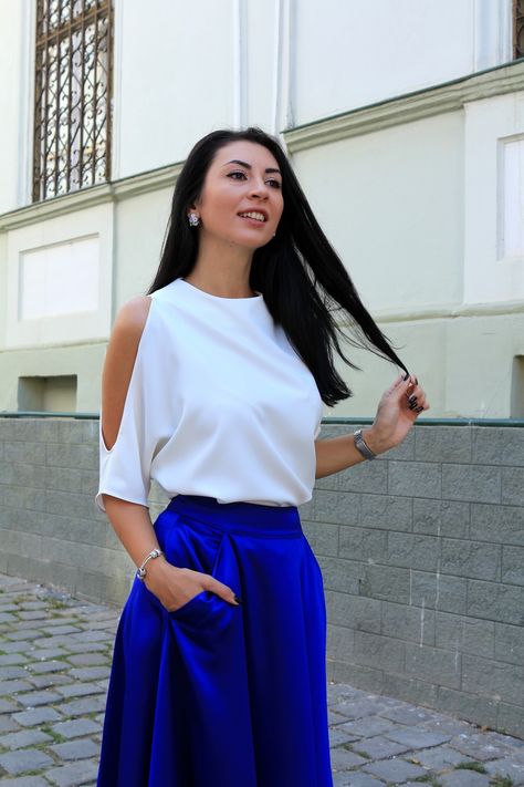 Royal blue skirt! - I am Georgiana Blue Pleated Skirt Outfit, Royal Blue Skirt, Dress Over Jeans, Royal Blue Skirts, Plaid Trench Coat, Blue Pleated Skirt, Pleated Skirt Outfit, Blue Midi Skirt, Blue Skirt