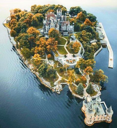 Boldt Castle, Alexandria Bay, Eksterior Modern, Gorgeous Homes, Château Fort, Beautiful Castles, Abandoned Places, Places Around The World, Aerial View