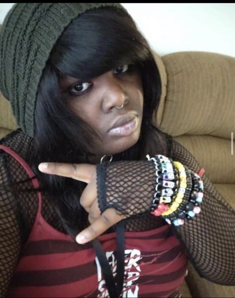 Scene Black Woman, Black Scene Girl, Black Scene Kid, Scene Kid Hair, Scenecore Outfit, 2010s Emo, Black Scene Hair, Alternative People, Black Scene