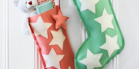 Traditional Christmas Stockings, Family Christmas Stockings, Felt Christmas Stockings, Felt Stocking, Christmas Felt, Festive Crafts, Homemade Holiday, Festival Diy, Paper Snowflakes