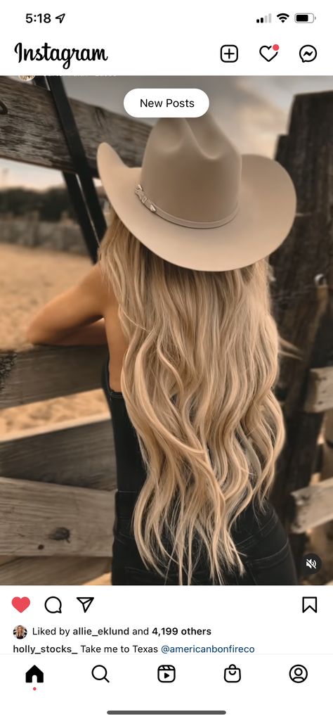 Cowboy Hat Hair, Foto Cowgirl, Wedding Guest Hairstyles, Estilo Country, Looks Country, Rodeo Fashion, Cowgirl Hats, New Instagram, Strike A Pose