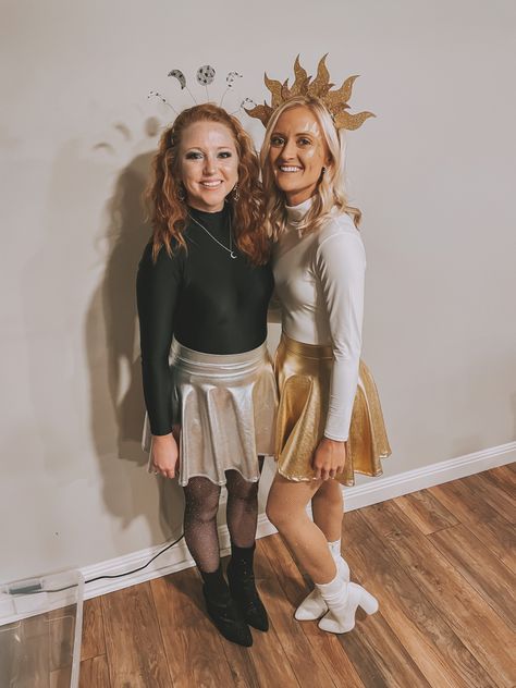 Womens Moon Costume, Sun And Moon Best Friend Costume, Star Halloween Costume Women, Diy Sun And Moon Costume, The Sun Costume Women, Day And Night Costume Halloween, Night And Day Halloween Costume, Night And Day Costume, Sun And Moon Costume Ideas