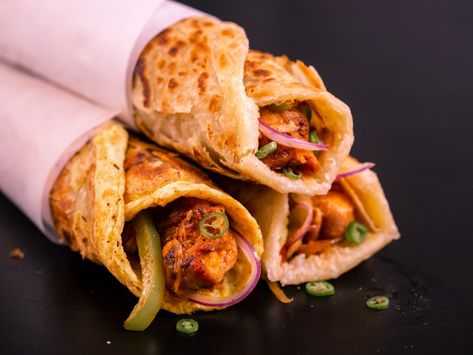 Calcutta Chicken Roll—detailed recipe with video | Bong Eats recipe Kathi Roll, Rolled Chicken Recipes, Dinner Recipes Healthy Family, Chicken Egg Rolls, Chicken Roll, Indian Chicken, Egg Roll Recipes, Recipe Indian, Chicken Rolls