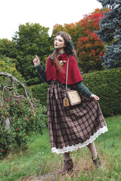 Apple picking (except I didn't pick apples because... Anna Sui Shoes, Picking Outfits, Single Aunt, Tea Pictures, Apple Picking Outfit, Pink Movies, Bright Bag, Face Brooch, Short Cardigan