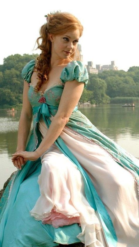 Giselle Dress Enchanted, Enchanted Dress Giselle, Enchanted Amy Adams, Enchanted Movie Outfits, Enchanted Giselle Outfit, Giselle Costume Enchanted, Enchanted Movie Dress, Giselle Enchanted Cosplay, Giselle Enchanted Hair