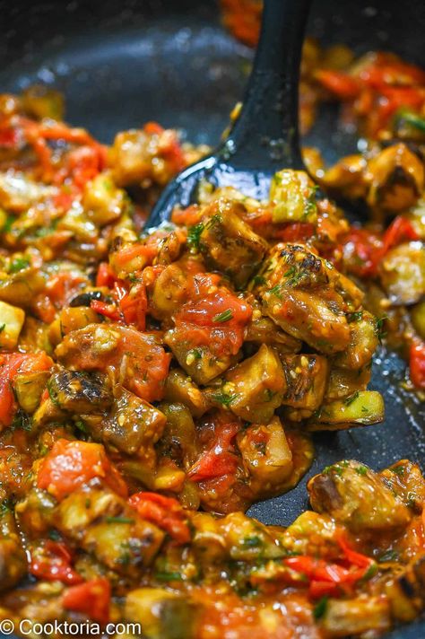 Eggplant with Tomatoes Eggplant With Tomatoes, Eggplant Side Dishes, Eggplant Recipes Healthy, Sauteed Eggplant, Aubergine Recipe, Healthy Eggplant, Eggplant Recipes Easy, Stuffed Chicken Breast Spinach, Eggplant Dishes