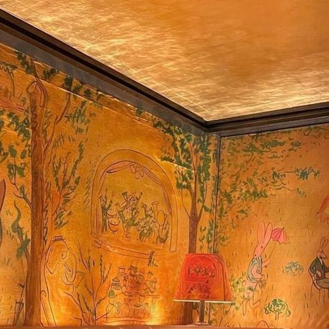 Bemelmans Bar on Instagram: "Calm before the martini storm! 📸 @megodiggs" Bemelmans Bar, Bar Wallpaper, Carlyle Hotel, Ludwig Bemelmans, Elsie De Wolfe, Rosewood Hotel, Nyc Bars, Mural Ideas, Old Paris