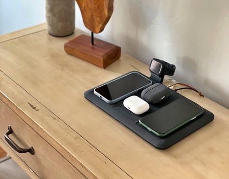 Mophie 4-in-1 Wireless Charging Mat review Beaded Moon, Apple Watch Charger, Watch Charger, Charging Pad, Wireless Charging Pad, Floor Carpet, Home Office Space, Gaming Room, Latest Gadgets