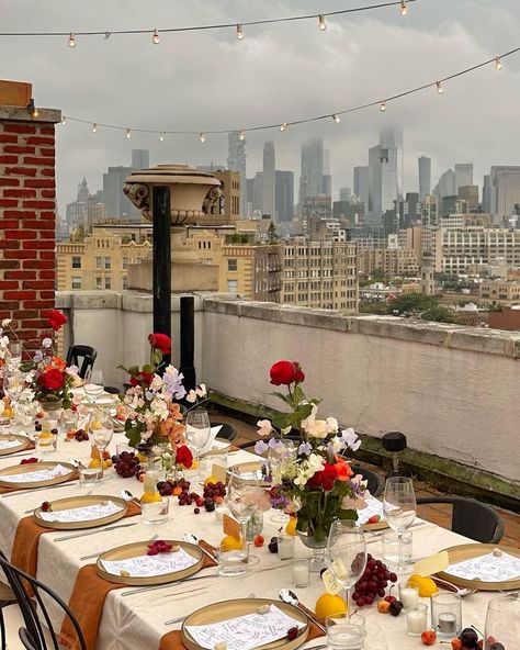 rainy rooftop wedding inspired by the new york dinner party meets Italian coastal summer 🍋🍅 planning, florals & design: @studiojoness… | Instagram Thanksgiving Dinner Table, New York Dinner, Birthday Dinner Party, Summer Planning, Dinner Party Summer, Rooftop Dining, Italian Dinner Party, Rooftop Party, Coastal Summer