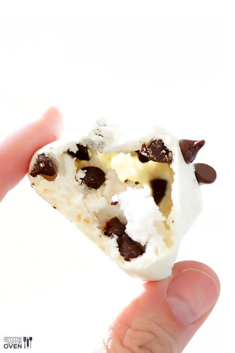 35-Calorie Chocolate Chip Meringue Cookies | gimmesomeoven.com Chocolate Chip Meringue Cookies, Chocolate Chip Recipe, Meringue Cookie, Chip Recipe, Vanilla Recipes, Gimme Some Oven, Low Calorie Desserts, Meringue Cookies, Gf Desserts