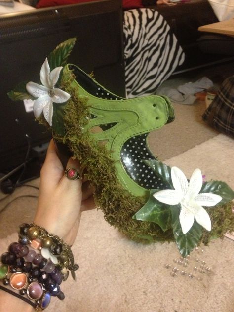 Pixie moss shoes! Playform Shoes, Moss Shoes, Diy Moss, Diy Shoes, Womens Oxfords, Oxford Shoes, Green, Pins, How To Wear