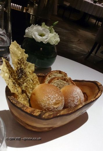 Bread basket, Alyn Williams at The Westbury Bread Basket Display Buffet, Bread Presentation, Bread Warmer Basket, Restaurant Bread, Bread Basket Restaurant, Basket Of Bread, Wicker Bread Basket, Bread Display, Mayfair Hotel