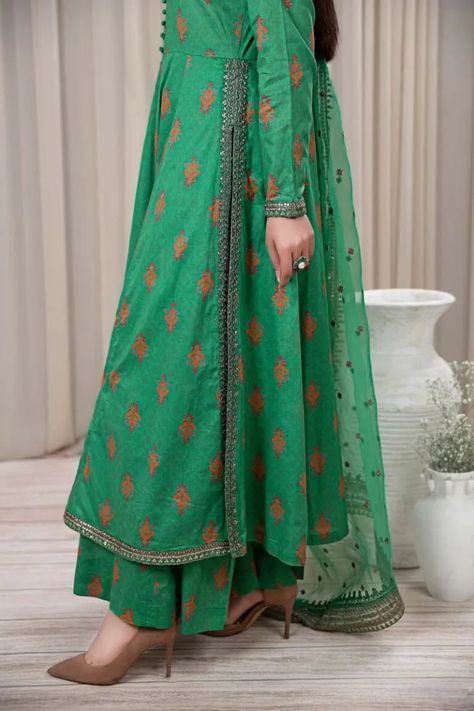 Dwef24107Greenb Overall Dress Design Pakistani Lawn, Suit Border Designs, Embroided Kurti Design, Lawn Dress Sleeves Design, Lawn Long Frock Design, All Over Suit Design Printed, Lawn Shalwar Design, Pakistani Printed Kurti Designs, Embroidery On Printed Suits