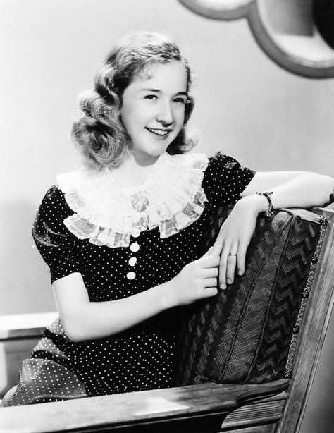 Bonita Granville, Virginia Bell, Vintage Actresses, Vintage Everyday, Child Actresses, Manhattan New York, Vintage Fall, Hollywood Walk Of Fame, Old Hollywood Glamour