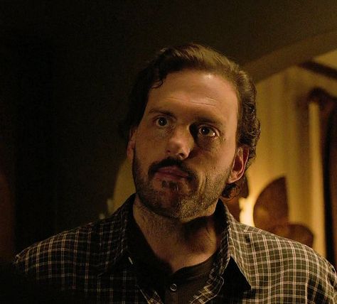 Silas Weir Mitchell as Monroe in Grimm, Season 1, Episode 3 - A Dish Best Served Cold Monroe Grimm, Movie Character Drawings, Silas Weir Mitchell, Grimm Tv Series, Grimm Tv Show, Nick Burkhardt, Grimm Tv, Beau Mirchoff, Step Up Revolution