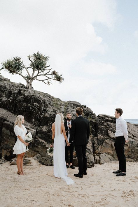 Small Beach Elopement Ceremony, Intimate Beach Wedding Reception, Australian Beach Wedding, Small Beach Wedding Ceremony, Beach Wedding All White, Intimate Beach Wedding Ceremony, Beach Elopement Ideas, Coastal Wedding Inspiration, Small Beach Weddings