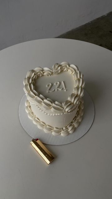 White On White Birthday Cake, Birthday Cake January, Aesthetic 22 Birthday Cake, Twenty Three Birthday Cake, 22 Birthday Cake For Her, Birthday Cake 22 Aesthetic, 22 Cake Ideas, 22 Birthday Cakes, Winter Birthday Party Ideas For Adults