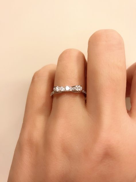 Back to simplicity ... diamond bow ring Diamond Bow Ring, Bow Engagement Ring, Diamond Bows, Bow Ring, Wedding Bows, Chic Accessories, Beautiful Rings, Wedding Band, Wedding Bands