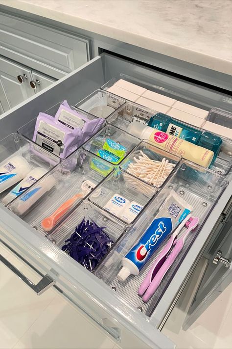 Bathroom Drawer Organization, Room Organization Bedroom, Girly Apartments, Style Apartment, Aesthetic Apartment, Drawer Organization, Bathroom Drawers, Rooms Decor, House Organisation