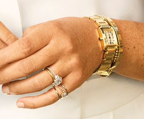 Meghan Markle Bracelet Stack, Megan Markle Nails, Megan Markle Jewelry, Meghan Markle Ring, Celebrity Bracelets, Cartier Tank Watch, Estilo Meghan Markle, Princ Harry, Meghan Markle Outfits