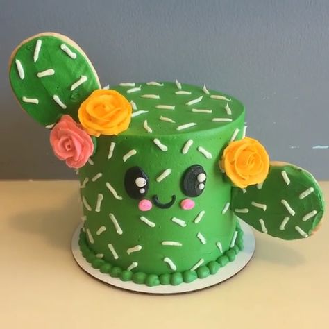 How cute is this Cactus🌵 Cake! This is a two in one! The main part of the cactus is cake and the arms are sugar cookies! Try adding Green Tinker Dust™ to make this Kawaii Cake shimmer and shine✨.  📹:thehayleycakes