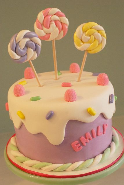 Candy Theme Cake, Caramel Apple Dessert, Candy Birthday Cake, Kue Fondant, Super Torte, Balayage Caramel, Candyland Cake, Lollipop Cake, Highlights Caramel