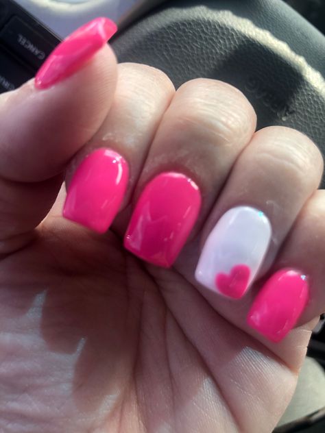 Bright Pink Valentine Nails, Hot Pink Heart Nails, Hot Pink Nails With Heart, Valentines Nails Hot Pink, Hot Pink Valentines Nails, Hot Pink Valentines Day Nails, Hot Pink Valentine Nails, Hearts Nails, Bright Pink Nails