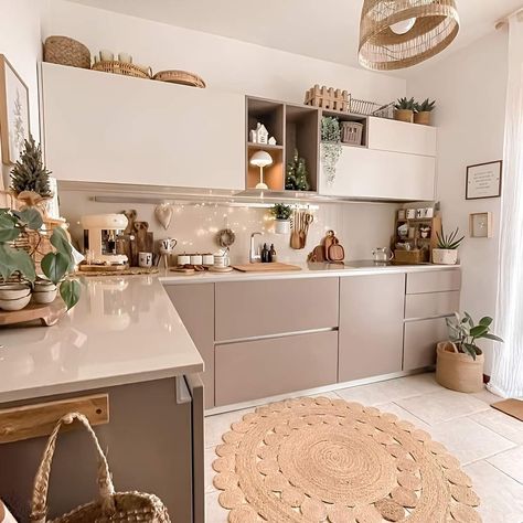 Feng Shui Kitchen, Chic Interior Design, Inspire Me Home Decor, Boho Kitchen, Kitchen Stories, Gorgeous Kitchens, Home Design Living Room, Minimalist Kitchen, Kitchen Shelves