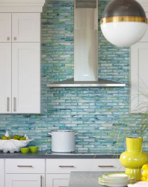 kitchen color palette Beach Style Kitchen, Kitchen Blue, Beach Kitchens, Herringbone Backsplash, Beach House Kitchens, House Of Turquoise, Glass Tile Backsplash, Coastal Kitchen, Beach House Interior