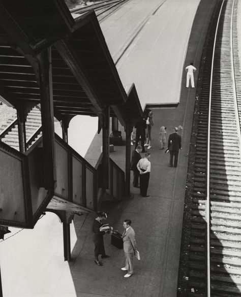 Kertesz Photography, Poughkeepsie New York, Andre Kertesz, Alfred Stieglitz, Washington Square Park, Bw Photography, Silver Print, Gelatin Silver Print, Minimalist Photography