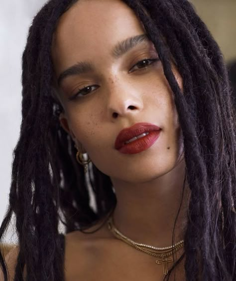 Beauty Mark Aesthetic, Zoe Kravitz Style, Zoe Isabella Kravitz, Zoë Kravitz, Ysl Beauty, Zoe Kravitz, Red Lipstick, Big Little, West Hollywood