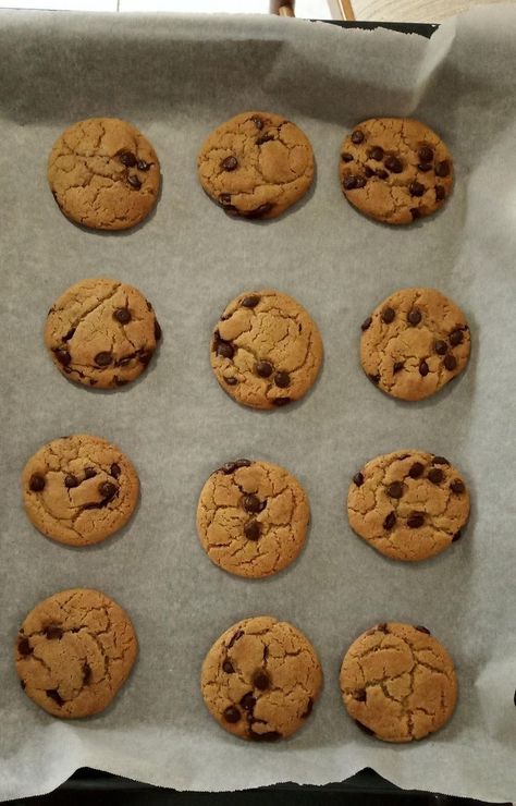 Making Cookies Aesthetic, Cookies Astethic, Baking Cookies Aesthetic, Cookie Aesthetic, Cookies Aesthetic, Homemade Chocolate Chips, Homemade Chocolate Chip Cookies, Bakers Gonna Bake, Homemade Cookies