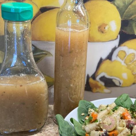 Wfpb Salad, Vegan Italian Dressing, Plant Based Salad Dressing, Types Of Salads, Starch Solution Recipes, Oil Free Salad Dressing, Olive Garden Italian Dressing, Italian Dressing Recipes, Salad Dressing Bottles